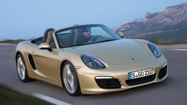 Porsche Boxster S: o motor 2.7 despeja 265 cv no asfalto, que o levam aos 277 km/h | <a href="https://quatrorodas.abril.com.br/salao-do-automovel/2012/carros/boxster-703924.shtml" target="_blank" rel="migration">Leia mais</a> Porsche Boxster S: o motor 2.7 despeja 265 cv no asfalto, que o levam aos 277 km/h | <a href="https://quatrorodas.abril.com.br/salao-do-automovel/2012/carros/boxster-703924.shtml" target="_blank" rel="migration">Leia mais</a>