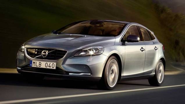 Volvo V40: seguro e bonito, o hatchback premium chega ao mercado brasileiro em 2013 | <a href="https://quatrorodas.abril.com.br/salao-do-automovel/2012/carros/v40-703905.shtml" target="_blank" rel="migration">Leia mais</a> Volvo V40: seguro e bonito, o hatchback premium chega ao mercado brasileiro em 2013 | <a href="https://quatrorodas.abril.com.br/salao-do-automovel/2012/carros/v40-703905.shtml" target="_blank" rel="migration">Leia mais</a>