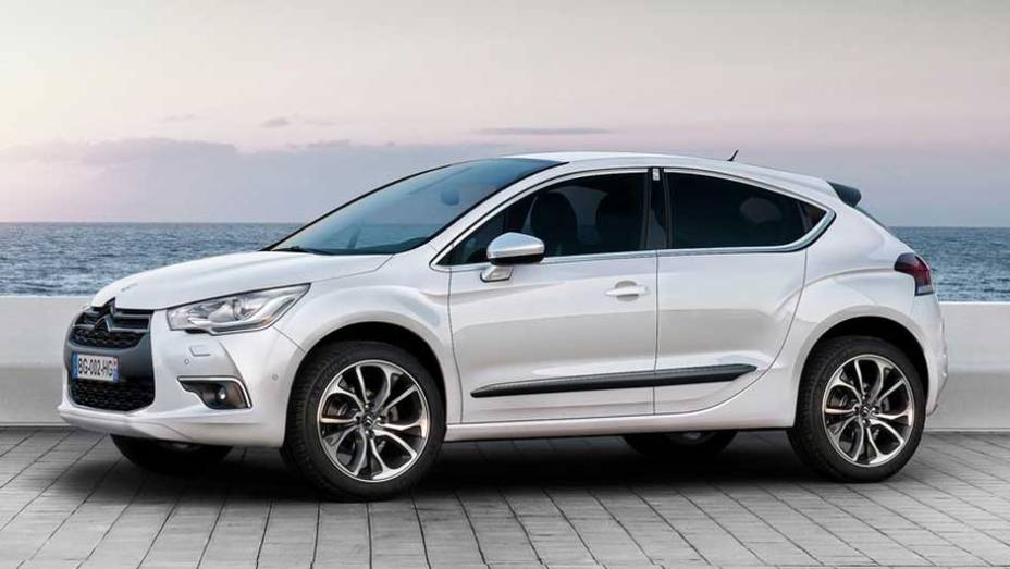 Citroën DS4: embora lembre bastante a nova geração do C4, o modelo chama atenção pelo requinte e pelo eficiente motor 1.6 THP | <a href="https://quatrorodas.abril.com.br/salao-do-automovel/2012/carros/ds4-703945.shtml" target="_blank" rel="migration">Leia mais</a>