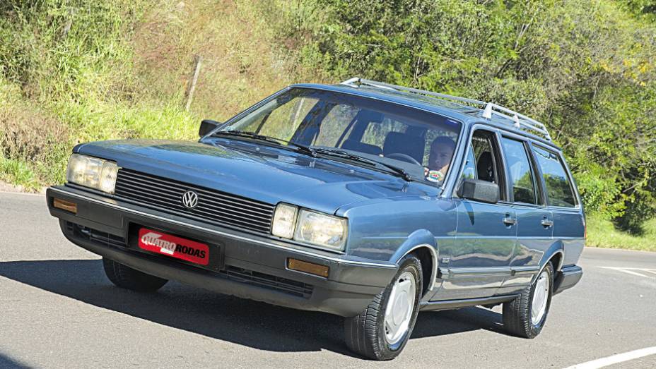 1988 - O motor 2000 de 110 cv chegou para enfrentar o Chevrolet Monza de cilindrada equivalente. De 158,5 km/h, a máxima do Santana chegou a 167,2 km/h. A da Quantum 164,6 km/h