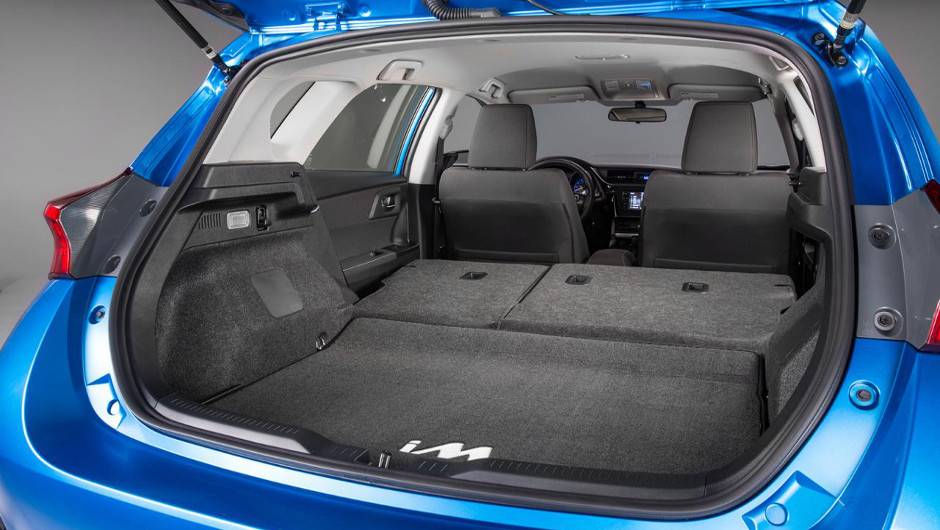 Vendas come&ccedil;am no segundo semestre com pre&ccedil;os at&eacute; US$ 20.000 | <a href="https://quatrorodas.abril.com.br/noticias/saloes/new-york-2015/scion-revela-im-versao-toyota-auris-eua-852403.shtml" rel="migration">Leia mais</a>