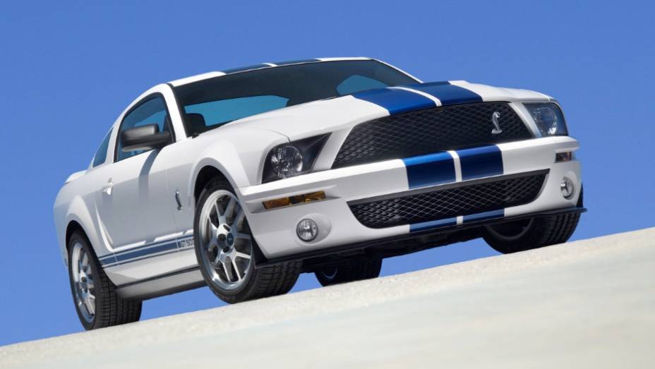 2007 - Shelby GT500 - Com um V8 de 475 cv, a famosa versão renasceu com câmbio manual de seis velocidades, suspensão reforçada e freios Brembo. Visualmente, a grade e os faróis tinham desenho mais inclinado