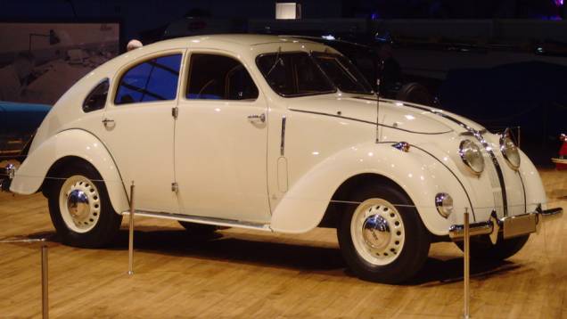 1937 - Último Adler lançado, o 2.5 Liter foi apelidado de Autobahn, as estradas alemãs sem limite de velocidade. Mais pela aparência. Com o melhor desempenho, sua versão Sport chegava a 150 km/h