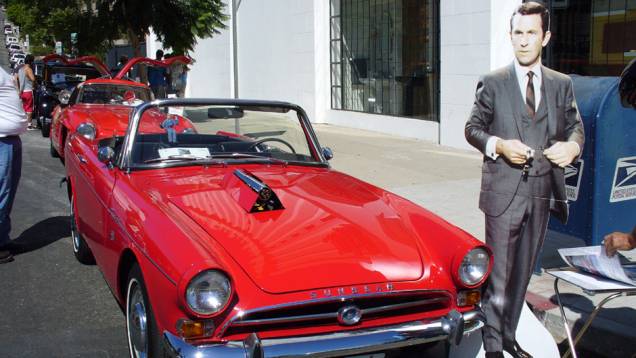 Agente 86 (1965-1970) - O agente trapalhão da Controle começou guiando um Sunbeam Alpine inglês vermelho. Depois veio um Opel GT dourado, carro vendido nos Estados Unidos pela Buick.