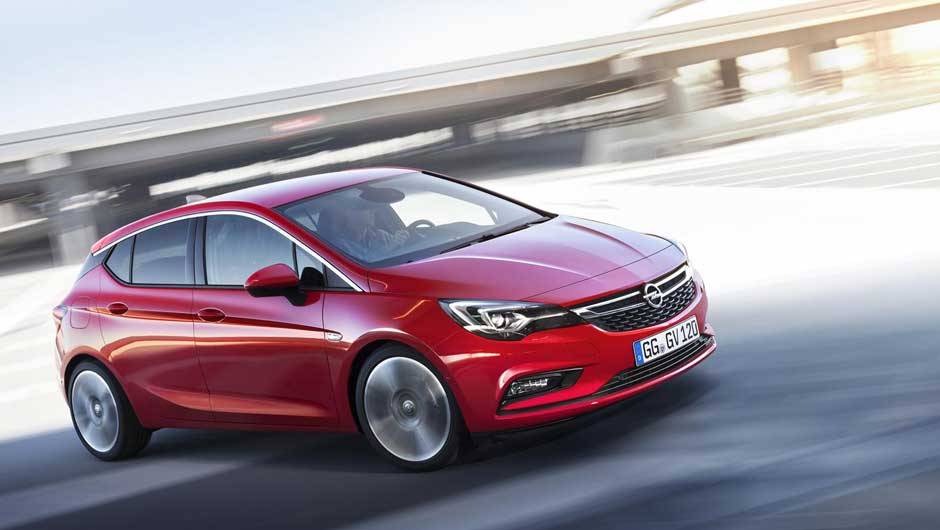 O hatchback estreia apenas em setembro, no Sal&atilde;o de Frankfurt | <a href="https://quatrorodas.abril.com.br/noticias/fabricantes/opel-revela-novo-astra-871821.shtml" rel="migration">Leia mais</a>