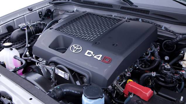 Motorização flex chega em 2012 | <a href="https://quatrorodas.abril.com.br/carros/lancamentos/toyota-hilux-sw4-2012-645288.shtml" rel="migration">Leia mais</a> Motorização flex chega em 2012 | <a href="https://quatrorodas.abril.com.br/carros/lancamentos/toyota-hilux-sw4-2012-645288.shtml" rel="migration">Leia mais</a>
