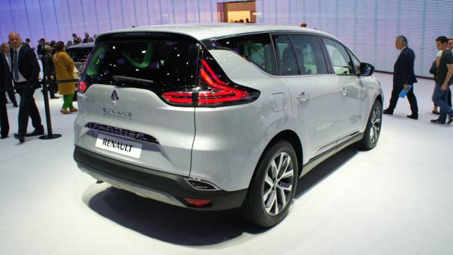 Renault lançou novo Espace no Salão de Paris | <a href="https://quatrorodas.abril.com.br/noticias/saloes/paris-2014/novo-espace-chega-cara-crossover-802372.shtml" rel="migration">Leia mais</a>