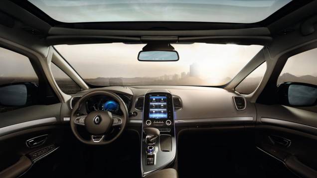 Carro ganhou elementos do Intiale Paris Concept e traz bastante conforto | <a href="https://quatrorodas.abril.com.br/noticias/saloes/paris-2014/novo-espace-chega-cara-crossover-802372.shtml" rel="migration">Leia mais</a> Carro ganhou elementos do Intiale Paris Concept e traz bastante conforto | <a href="https://quatrorodas.abril.com.br/noticias/saloes/paris-2014/novo-espace-chega-cara-crossover-802372.shtml" rel="migration">Leia mais</a>