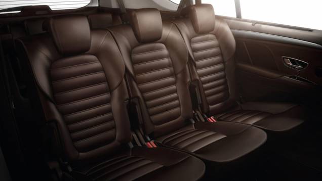 Modelo terá versões para cinco ou sete ocupantes | <a href="https://quatrorodas.abril.com.br/noticias/saloes/paris-2014/novo-espace-chega-cara-crossover-802372.shtml" rel="migration">Leia mais</a> Modelo terá versões para cinco ou sete ocupantes | <a href="https://quatrorodas.abril.com.br/noticias/saloes/paris-2014/novo-espace-chega-cara-crossover-802372.shtml" rel="migration">Leia mais</a>