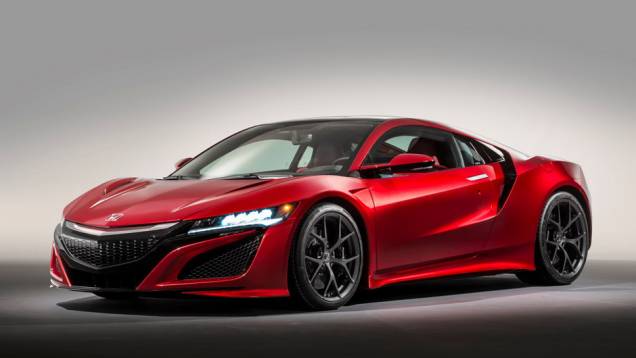 É ele mesmo: dois meses após estrear em Detroit, o novo NSX ressurge em Genebra - agora como Honda, e não Acura | <a href="https://quatrorodas.abril.com.br/noticias/saloes/genebra-2015/honda-revela-nsx-europeu-842884.shtml" target="_blank" rel="migration">Leia mais</a>