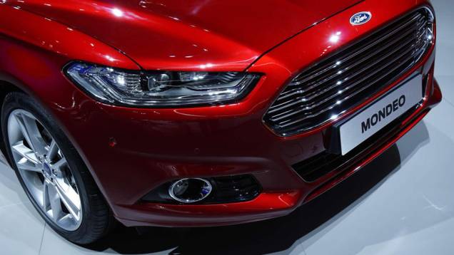 Ford Mondeo 2015 europeu | <a href="https://quatrorodas.abril.com.br/noticias/saloes/paris-2014/ford-mostra-mondeo-europeu-salao-paris-804106.shtml" rel="migration">Leia mais</a>