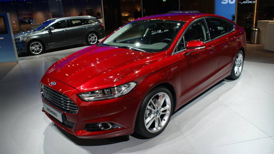 Carro chega para rivalizar com VW Passat | <a href="https://quatrorodas.abril.com.br/noticias/saloes/paris-2014/ford-mostra-mondeo-europeu-salao-paris-804106.shtml" rel="migration">Leia mais</a>