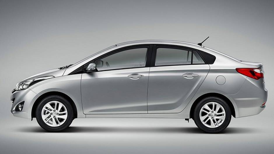 O desenho das janelas de tr&aacute;s &eacute; diferente em rela&ccedil;&atilde;o ao hatch | <a href="https://quatrorodas.abril.com.br/noticias/fabricantes/hyundai-hb20-seda-chega-r-39-495-735145.shtml" rel="migration">Leia mais</a>