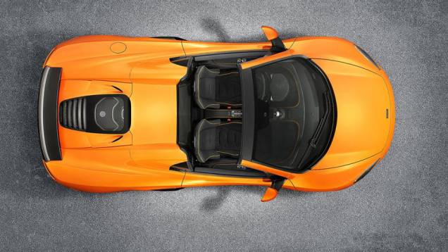 Até visto de cima o 650S impressiona pelas linhas agressivas | <a href="https://quatrorodas.abril.com.br/noticias/saloes/genebra-2014/mclaren-revela-650s-spider-775286.shtml" rel="migration">Leia mais</a>