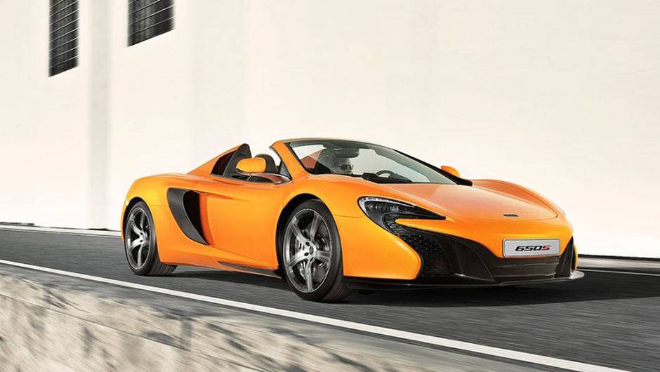 Assim como o cup&ecirc;, o 650S Spider tem um motor 3.8 V8 biturbo, com 650 cv e torque m&aacute;ximo de 69,1 mkgf | <a href="https://quatrorodas.abril.com.br/noticias/saloes/genebra-2014/mclaren-revela-650s-spider-775286.shtml" rel="migration">Leia mais</a>