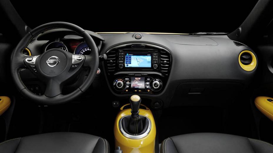 O interior ainda é atual, e talvez por isso é que mudou pouco | <a href="https://quatrorodas.abril.com.br/noticias/saloes/genebra-2014/nissan-renova-crossover-juke-775338.shtml" rel="migration">Leia mais</a>