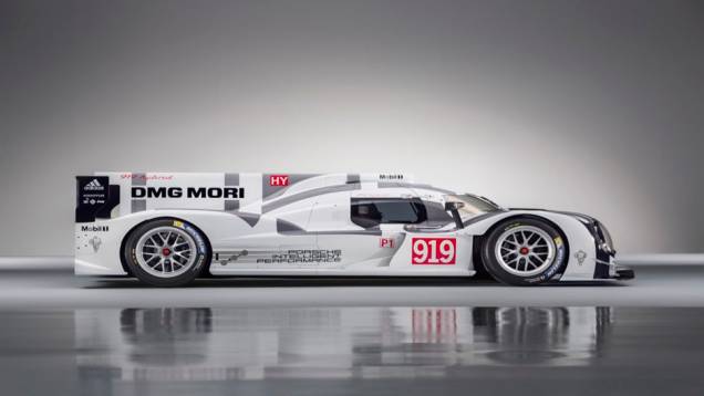 Modelo disputa a WEC na categoria LMP1| <a href="https://quatrorodas.abril.com.br/noticias/saloes/genebra-2014/porsche-apresenta-carro-busca-titulo-775344.shtml" rel="migration">Leia mais</a>