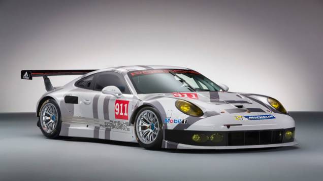 O outro é o 911 RSR| <a href="https://quatrorodas.abril.com.br/noticias/saloes/genebra-2014/porsche-apresenta-carro-busca-titulo-775344.shtml" rel="migration">Leia mais</a>