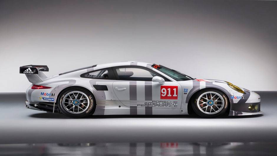 Tem 470 cv de pot&ecirc;ncia| <a href="https://quatrorodas.abril.com.br/noticias/saloes/genebra-2014/porsche-apresenta-carro-busca-titulo-775344.shtml" rel="migration">Leia mais</a>
