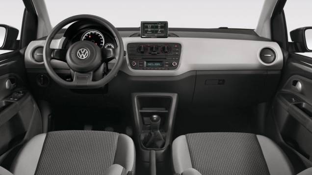 O interior do up! é simples, mas bem acabado em todas as versões - inclusive desde a mais básica; a tela multimídia é do sistema Maps & More, vendido como opcional | <a href="https://quatrorodas.abril.com.br/carros/lancamentos/volkswagen-up-772368.shtml" rel="migration">L</a> O interior do up! é simples, mas bem acabado em todas as versões - inclusive desde a mais básica; a tela multimídia é do sistema Maps & More, vendido como opcional | <a href="https://quatrorodas.abril.com.br/carros/lancamentos/volkswagen-up-772368.shtml" rel="migration">L</a>