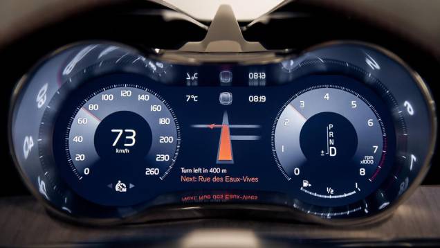 Painel futurista traz informações básicas e coordenadas do GPS com visual futurista | <a href="https://quatrorodas.abril.com.br/noticias/saloes/genebra-2014/vazam-imagens-volvo-concept-estate-774704.shtml" rel="migration">Leia mais</a> Painel futurista traz informações básicas e coordenadas do GPS com visual futurista | <a href="https://quatrorodas.abril.com.br/noticias/saloes/genebra-2014/vazam-imagens-volvo-concept-estate-774704.shtml" rel="migration">Leia mais</a>