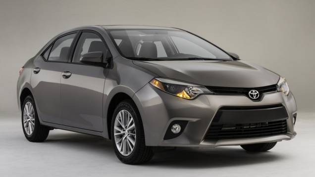 Nas versões mais comportadas o Corolla perde um pouco de esportividade, mas permanece moderno | <a href="https://quatrorodas.abril.com.br/noticias/fabricantes/toyota-mostra-novo-corolla-743409.shtml" rel="migration">Leia mais</a> | <a href="https://quatrorodas.abril.com.br" rel="migration"></a>