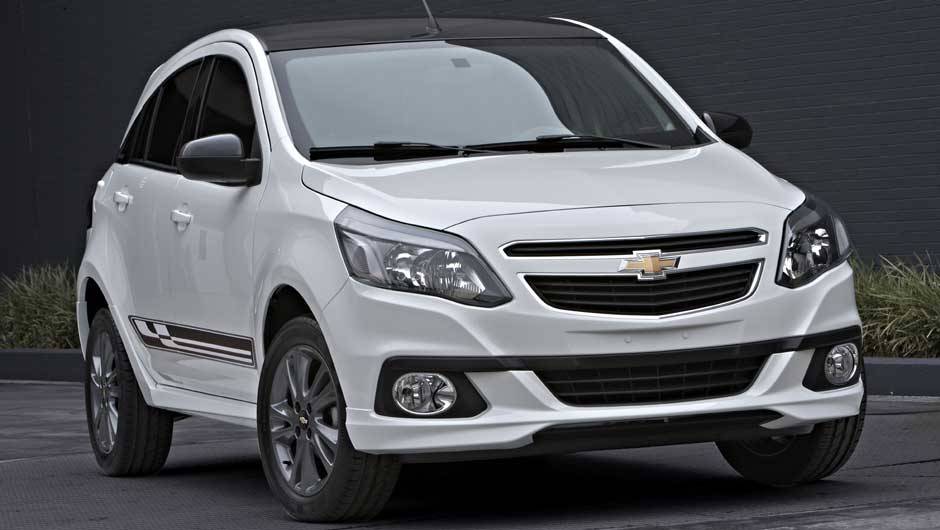 N&atilde;o gostava do visual do Agile? A reestiliza&ccedil;&atilde;o da linha 2014 traz uma nova frente, com far&oacute;is e grade menores | <a href="https://quatrorodas.abril.com.br/carros/lancamentos/chevrolet-agile-2014-756376.shtml" rel="migration">Leia mais</a>
