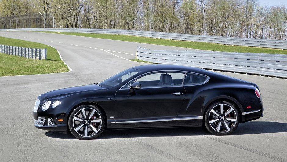Somente 48 unidades de cada modelo ser&atilde;o fabricadas, todas elas voltadas ao mercado dos Estados Unidos | <a href="https://quatrorodas.abril.com.br/noticias/fabricantes/bentley-apresenta-continental-gt-mulsanne-le-mans-edition-740938.shtml" rel="migration">Leia mais</a>