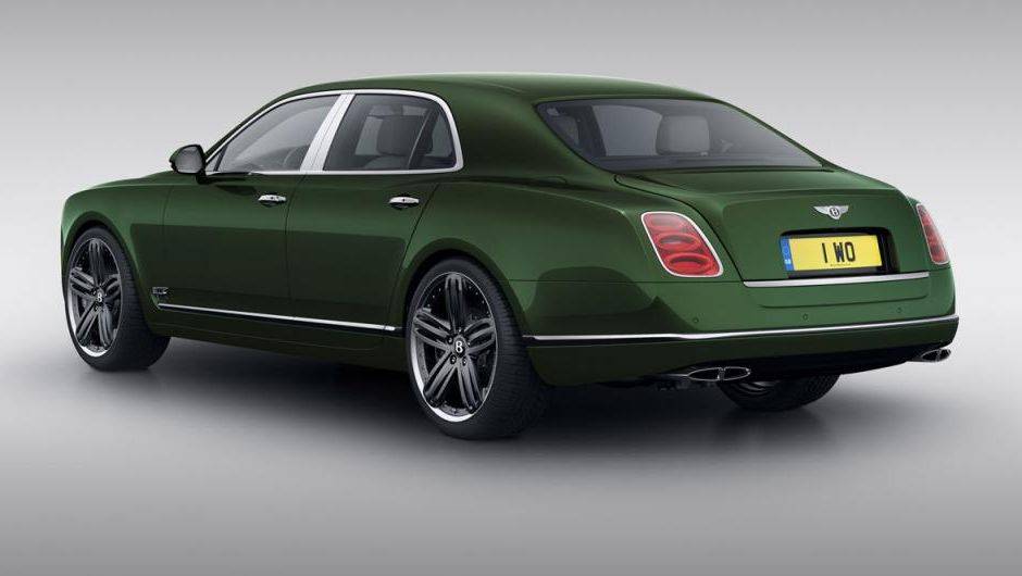 ...sistema de exaust&atilde;o com quatro escapes e rodas de liga-leve com acabamento escuro | <a href="https://quatrorodas.abril.com.br/noticias/fabricantes/bentley-apresenta-continental-gt-mulsanne-le-mans-edition-740938.shtml" rel="migration">Leia mais</a>