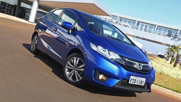 Sem grandes mudanças, a Honda lança a linha 2016 do Fit | <a href="https://quatrorodas.abril.com.br/noticias/fabricantes/honda-lanca-linha-2016-fit-874082.shtml" rel="migration">Leia mais</a>