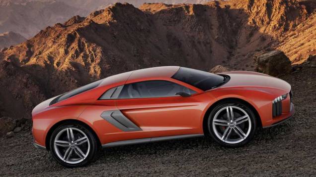 Bombado, o carro tem design que segue a identidade visual da marca, embora faróis e lanternas sejam mais futuristas | <a href="https://quatrorodas.abril.com.br/saloes/frankfurt/2013/audi-nanuk-quattro-concept-753021.shtml" rel="migration">Leia mais</a> Bombado, o carro tem design que segue a identidade visual da marca, embora faróis e lanternas sejam mais futuristas | <a href="https://quatrorodas.abril.com.br/saloes/frankfurt/2013/audi-nanuk-quattro-concept-753021.shtml" rel="migration">Leia mais</a>