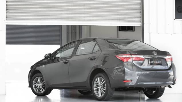 O novo Toyota Corolla estará a venda a partir do dia 14 de março | <a href="https://quatrorodas.abril.com.br/carros/lancamentos/novo-toyota-corolla-776356.shtml" rel="migration">Leia mais</a>