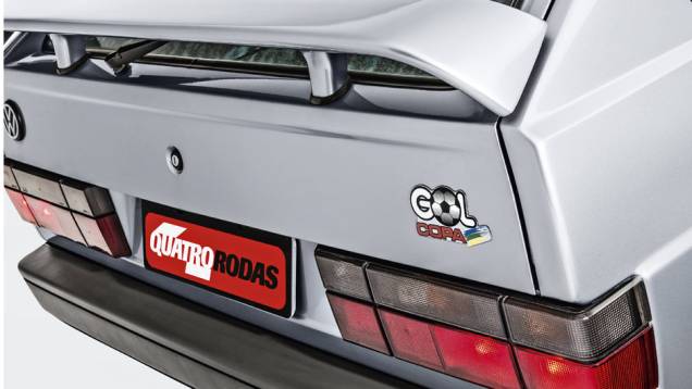 Só o adesivo na traseira remetia à versão especial | <a href="https://quatrorodas.abril.com.br/carros/classicos-brasileiros/volkswagen-gol-copa-790738.shtml" rel="migration">Leia mais</a>