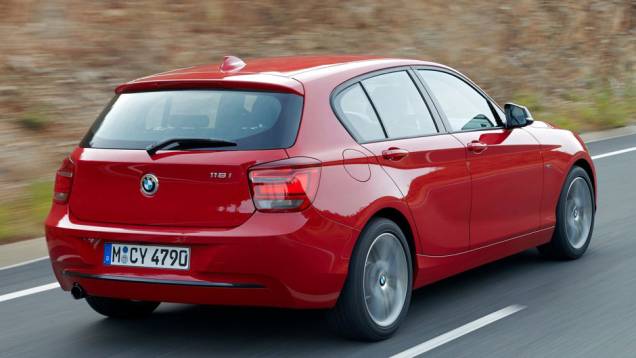 Segunda geração do hatchback cresce, ganha novos motores e fica mais requintada Segunda geração do hatchback cresce, ganha novos motores e fica mais requintada