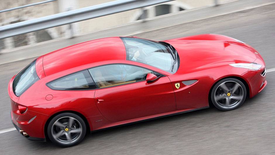 Cup&ecirc;, perua ou crossover? A nova cria&ccedil;&atilde;o de Maranello est&aacute; pronta para dividir opini&otilde;es