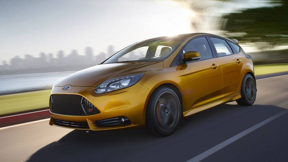 Vers&atilde;o esportiva do hatchback tem motor a gasolina 2.0 EcoBoost e 247 cv de pot&ecirc;ncia - <a href="https://quatrorodas.abril.com.br/reportagens/salao/ford-focus-st-639743.shtml" rel="migration">Leia mais</a>