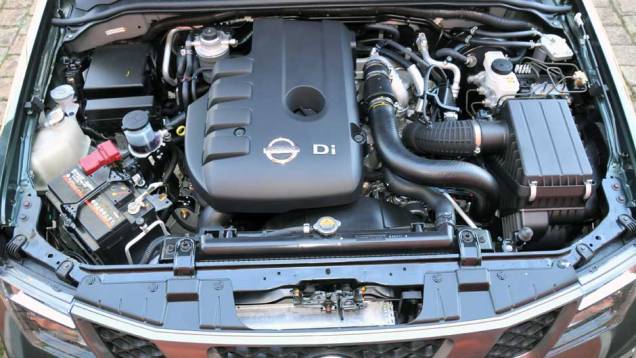 Motor turbodiesel 2.5 16 V: 144 cv na versão SE e 172 na LE. <a href="https://quatrorodas.abril.com.br/noticias/nissan-frontier-attack-chega-ao-mercado-neste-mes-298506_p.shtml" rel="migration">Leia mais</a>