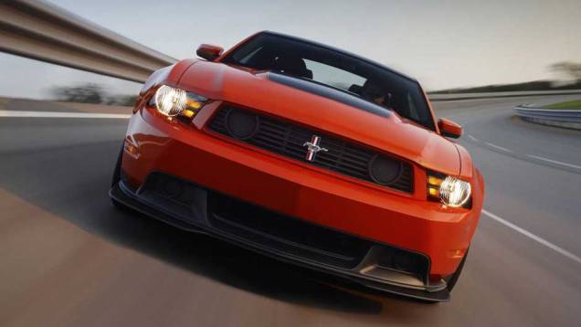 Ele foi inspirado no modelo de 1969 e conta com motor V8 5.0 de 444 cv. <a href="https://quatrorodas.abril.com.br/qr-tv/carros/ford-mustang-boss-302-2c9f94b431b3dda70131cf4f2ab7177f.shtml" rel="migration">Assista ao vídeo com o Mustang Boss 302</a> Ele foi inspirado no modelo de 1969 e conta com motor V8 5.0 de 444 cv. <a href="https://quatrorodas.abril.com.br/qr-tv/carros/ford-mustang-boss-302-2c9f94b431b3dda70131cf4f2ab7177f.shtml" rel="migration">Assista ao vídeo com o Mustang Boss 302</a>
