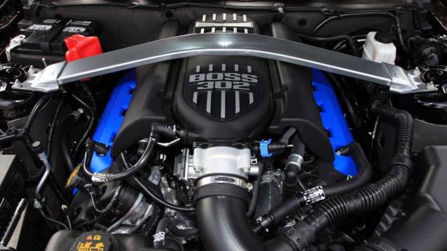 Ele foi inspirado no modelo de 1969 e conta com motor V8 5.0 de 444 cv. <a href="https://quatrorodas.abril.com.br/qr-tv/carros/ford-mustang-boss-302-2c9f94b431b3dda70131cf4f2ab7177f.shtml" rel="migration">Assista ao vídeo com o Mustang Boss 302</a> Ele foi inspirado no modelo de 1969 e conta com motor V8 5.0 de 444 cv. <a href="https://quatrorodas.abril.com.br/qr-tv/carros/ford-mustang-boss-302-2c9f94b431b3dda70131cf4f2ab7177f.shtml" rel="migration">Assista ao vídeo com o Mustang Boss 302</a>