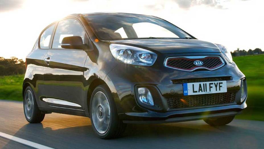 Versão do compacto estará disponível em setembro na Europa. <a href="https://quatrorodas.abril.com.br/noticias/kia-apresenta-picanto-portas-298647_p.shtml" rel="migration">Leia mais</a>