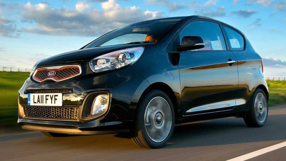 Versão do compacto estará disponível em setembro na Europa. <a href="https://quatrorodas.abril.com.br/noticias/kia-apresenta-picanto-portas-298647_p.shtml" rel="migration">Leia mais</a>