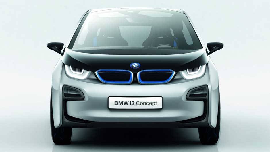 Compacto de quatro lugares, modelo inaugura a submarca de ve&iacute;culos el&eacute;tricos da BMW. <a href="https://quatrorodas.abril.com.br/noticias/sustentabilidade-bmw-revela-detalhes-divisao-eletrica-i-natali-chiconi-297169_p.shtml" rel="migration">Leia mais</a>
