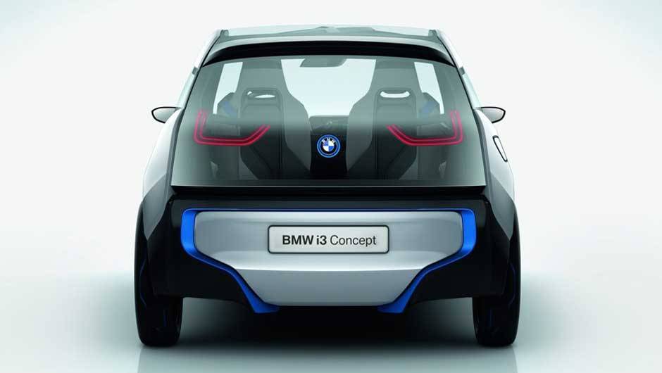 Compacto de quatro lugares, modelo inaugura a submarca de ve&iacute;culos el&eacute;tricos da BMW. <a href="https://quatrorodas.abril.com.br/noticias/sustentabilidade-bmw-revela-detalhes-divisao-eletrica-i-natali-chiconi-297169_p.shtml" rel="migration">Leia mais</a>