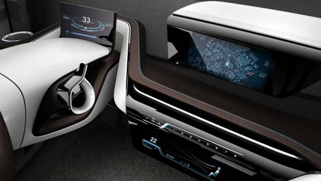 Compacto de quatro lugares, modelo inaugura a submarca de veículos elétricos da BMW. <a href="https://quatrorodas.abril.com.br/noticias/sustentabilidade-bmw-revela-detalhes-divisao-eletrica-i-natali-chiconi-297169_p.shtml" rel="migration">Leia mais</a>