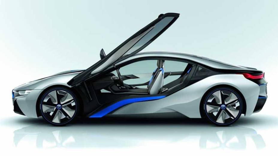 Esportivo de linhas futuristas, ele inaugura a divisão "i" de carros elétricos da BMW. <a href="https://quatrorodas.abril.com.br/noticias/sustentabilidade-bmw-revela-detalhes-divisao-eletrica-i-natali-chiconi-297169_p.shtml" rel="migration">Leia mais</a>