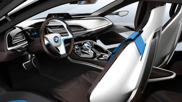 Esportivo de linhas futuristas, ele inaugura a divisão "i" de carros elétricos da BMW. <a href="https://quatrorodas.abril.com.br/noticias/sustentabilidade-bmw-revela-detalhes-divisao-eletrica-i-natali-chiconi-297169_p.shtml" rel="migration">Leia mais</a> Esportivo de linhas futuristas, ele inaugura a divisão "i" de carros elétricos da BMW. <a href="https://quatrorodas.abril.com.br/noticias/sustentabilidade-bmw-revela-detalhes-divisao-eletrica-i-natali-chiconi-297169_p.shtml" rel="migration">Leia mais</a>