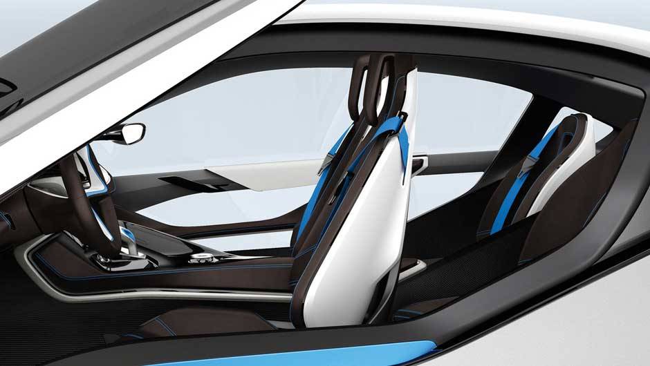 Esportivo de linhas futuristas, ele inaugura a divis&atilde;o "i" de carros el&eacute;tricos da BMW. <a href="https://quatrorodas.abril.com.br/noticias/sustentabilidade-bmw-revela-detalhes-divisao-eletrica-i-natali-chiconi-297169_p.shtml" rel="migration">Leia mais</a>
