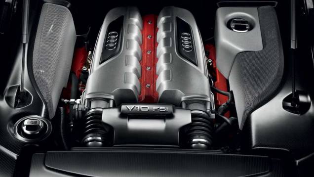 O motor 5.2 V10 rende incríveis 560 cv