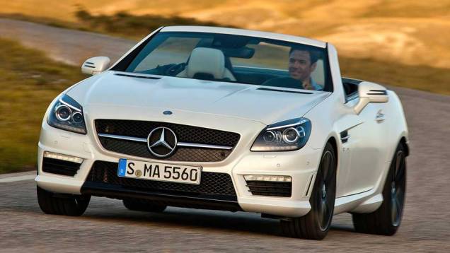 Conversível tem visual clássico. <a href="https://quatrorodas.abril.com.br/noticias/mercedes-revela-versao-mais-potente-slk-55-amg-299394_p.shtml" rel="migration">Leia mais</a> Conversível tem visual clássico. <a href="https://quatrorodas.abril.com.br/noticias/mercedes-revela-versao-mais-potente-slk-55-amg-299394_p.shtml" rel="migration">Leia mais</a>