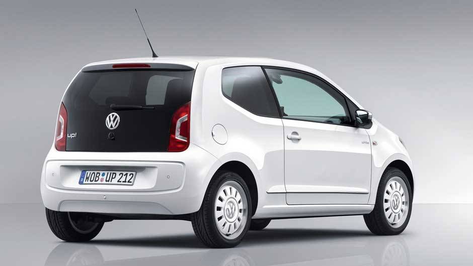 O pequeno Volks ser&aacute; feito no Brasil em 2014 e vai ganhar motoriza&ccedil;&atilde;o flex. <a href="https://quatrorodas.abril.com.br/noticias/fabrincantes-volkswagem-mostra-detalhes-up-299370_p.shtml" rel="migration">Leia mais</a>